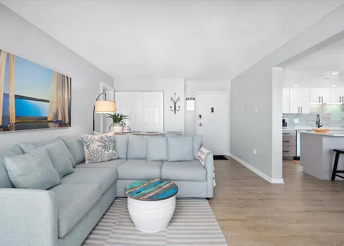 Stunning 2 Bedroom Side Ocean Front In 9400 Holiday home *