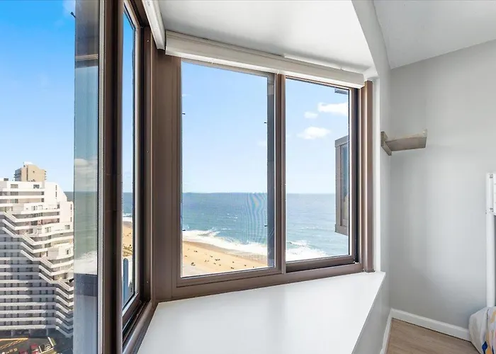 Stunning 2 Bedroom Side Ocean Front In 9400 Holiday home *