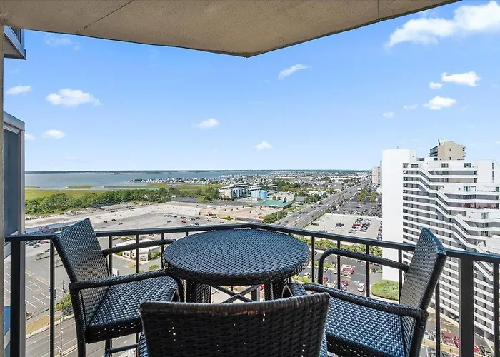 Stunning 2 Bedroom Side Ocean Front In 9400